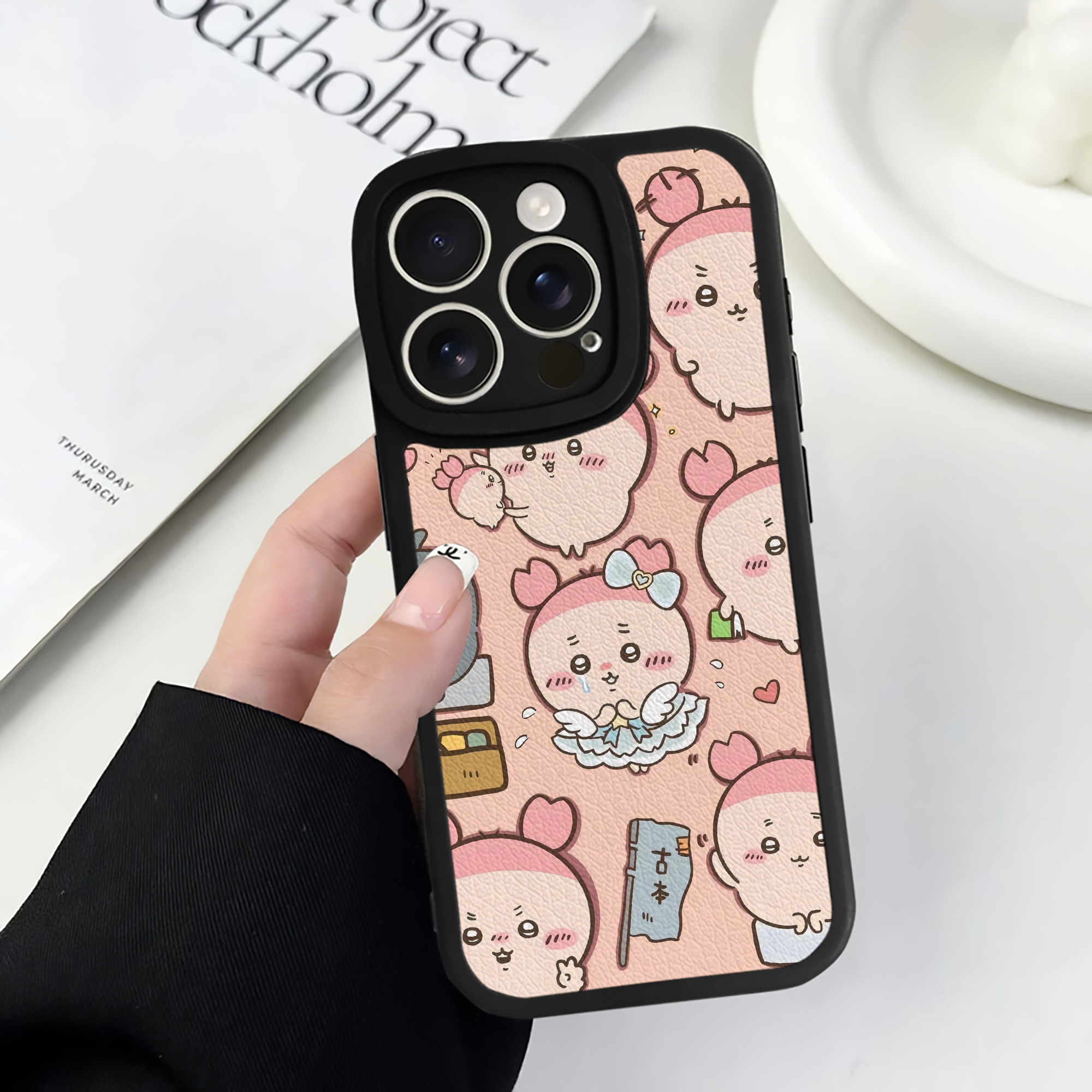（画像用） ちいかわ Chii-kawa 【iPhone 16シリーズ対応】シリコンスマホケース（レザー調） 材質：シリコン
